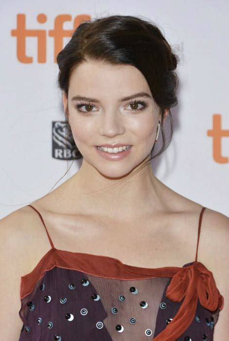 how tall is anya taylor-joy